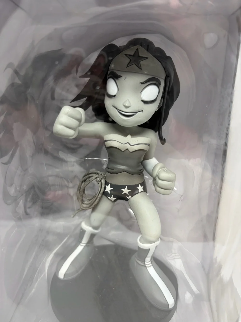 WONDER WOMAN Funko DC ARTIST ALLEY Grayscale BL EXCLUSIVE Chris Uminga